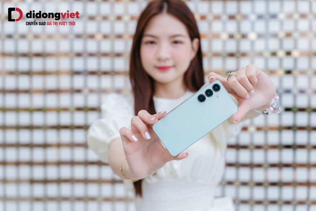 So sánh OPPO A5i Pro và Samsung Galaxy A25: Nên chọn màn hình rực rỡ hay viên pin cày cuốc? 10 So sánh OPPO A5i Pro và Samsung Galaxy A25