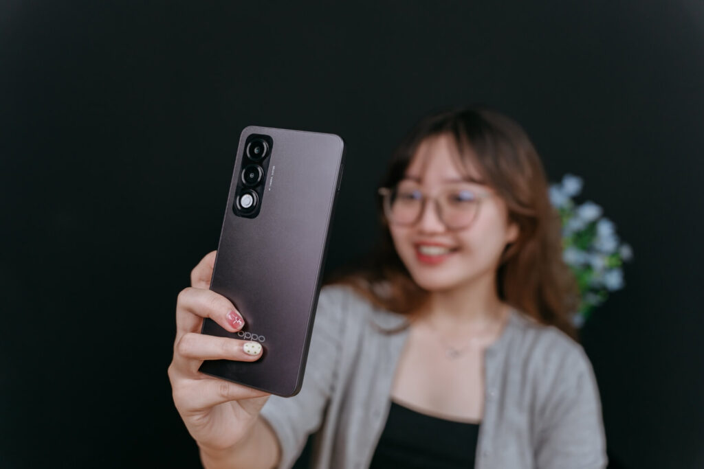 So sánh OPPO A5i Pro và vivo V25e: Chọn độ bền hay thiết kế thời trang? 12 So sánh OPPO A5i Pro và vivo V25e