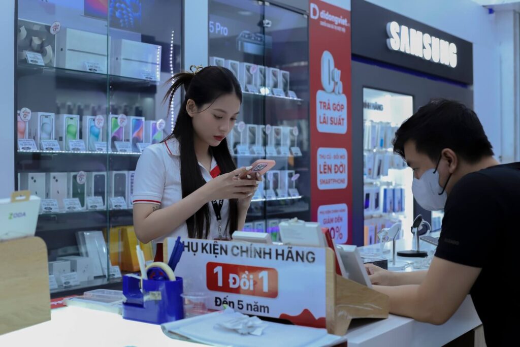 So sánh OPPO Reno16 F và Honor 600 theo nhu cầu sử dụng thực tế 12 Di Động Việt không chỉ đảm bảo quyền lợi mà còn giảm áp lực tài chính nhờ chương trình trả góp 0% lãi suất.