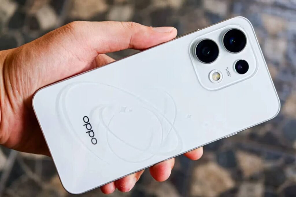 So sánh OPPO Reno16 F và Xiaomi 17T để tìm lựa chọn tối ưu cho bạn 11 OPPO Reno16 F 5G: Màn hình AMOLED 120Hz, pin 7000mAh sạc nhanh 80W