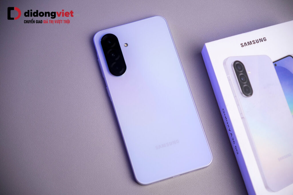 So sánh Samsung A36 và Samsung A35 - đánh giá chi phí và hiệu quả sử dụng thực tế 14 Galaxy A36 sáng hơn ngoài trời với màn hình 1.200 nits