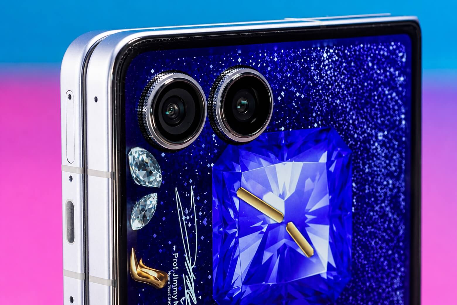 So sánh Samsung Galaxy Z Flip8 và HONOR Magic V Flip 2: Lựa chọn nào phù hợp? 13 So sánh Samsung Galaxy Z Flip8 và HONOR Magic V Flip 2 camera 200MP