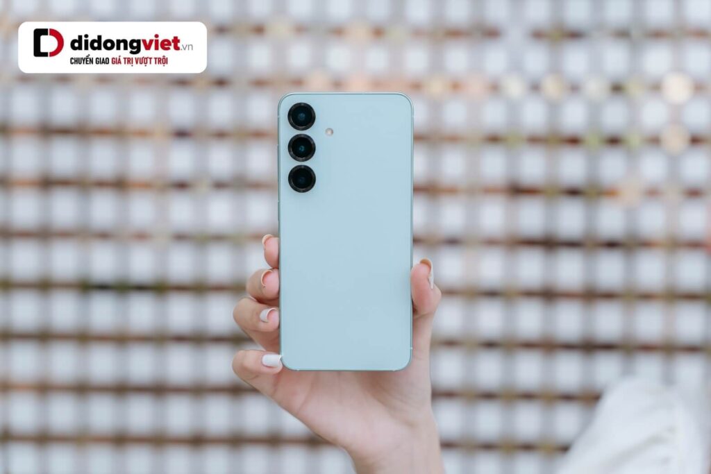 So sánh Samsung S25 Plus và Samsung S24 Plus: Chênh 4 triệu, nên nâng cấp hay tiết kiệm? 12 So sánh Samsung S25 Plus và Samsung S24 Plus