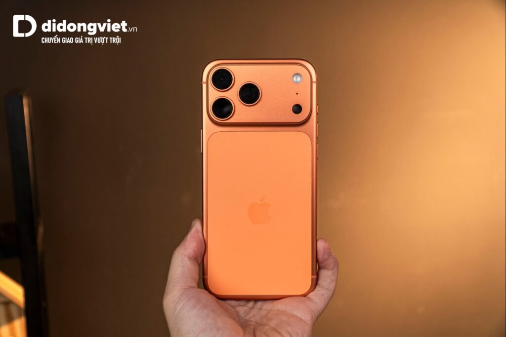 So sánh Samsung Z Flip8 và iPhone 17 Pro Max: Chọn gập gọn thời trang hay nguyên khối bền bỉ? 10 So sánh Samsung Z Flip8 và iPhone 17 Pro Max