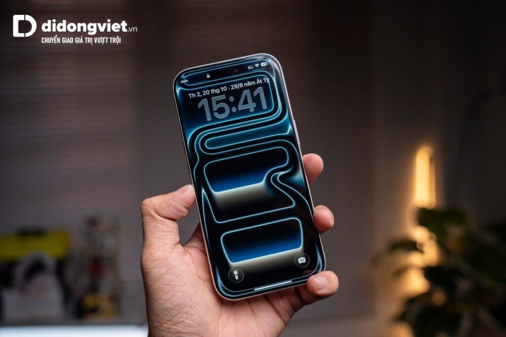 So sánh Samsung Z Flip8 và iPhone 17 Pro: Chọn linh hoạt gập mở hay hiệu năng nguyên khối? 13 So sánh Samsung Z Flip8 và iPhone 17 Pro