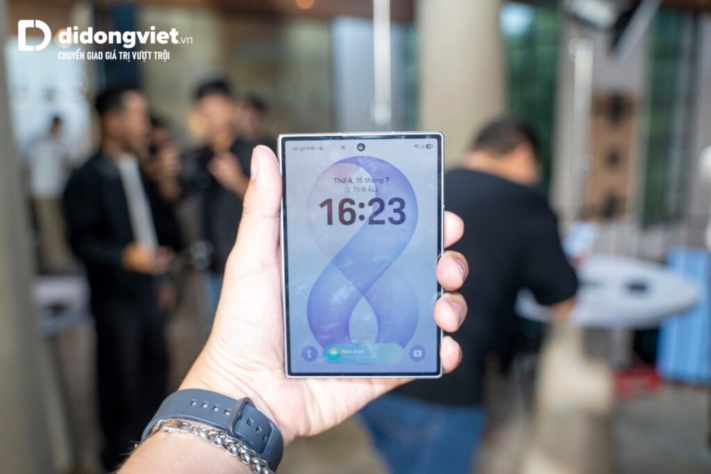 So sánh Samsung Z Fold8 và OPPO Find X9 Ultra: Đánh đổi độ mỏng 4.5mm lấy camera 1-inch có đáng không? 6 So sánh Samsung Z Fold8 và OPPO Find X9 Ultra