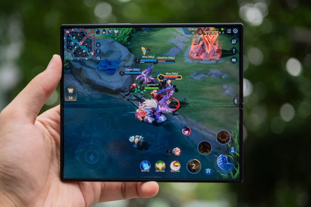 So sánh Samsung Z Fold8 và Z Fold6 về thiết kế và chi phí lên đời 12 Galaxy Z Fold6 vẫn đáp ứng tốt nhu cầu đa nhiệm và Galaxy AI trong sử dụng hằng ngày.