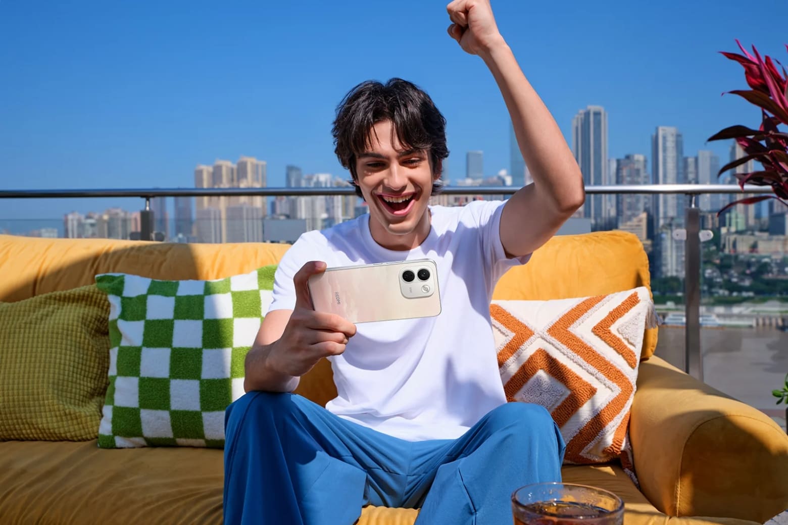 Có nên mua REDMI Note 17 Pro Max 5G? Ai nên mua? 17 Trọng lượng lớn và khác biệt bộ nhớ là hai yếu tố cần lưu ý