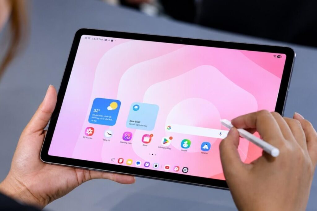 Đánh giá pin Samsung Tab A11 Plus: Thời gian sạc 25W và thời lượng sử dụng thực tế 6 Galaxy Tab A11 Plus duy trì nhiệt độ ổn định và tiết kiệm pin khi đa nhiệm nặng.
