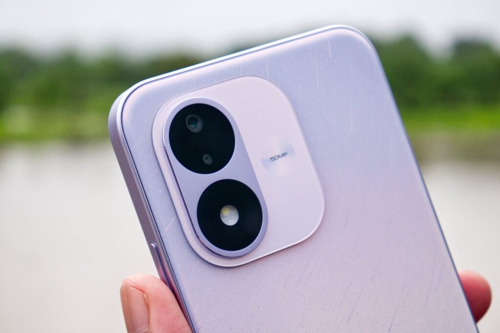 Đánh giá REDMI Note 17 5G: Pin khủng 8000mAh, màn hình khủng 7.0 inch 9 Redmi Note 17 5G ưu tiên tính thực dụng nên camera và loa chỉ đáp ứng tốt các nhu cầu cơ bản.