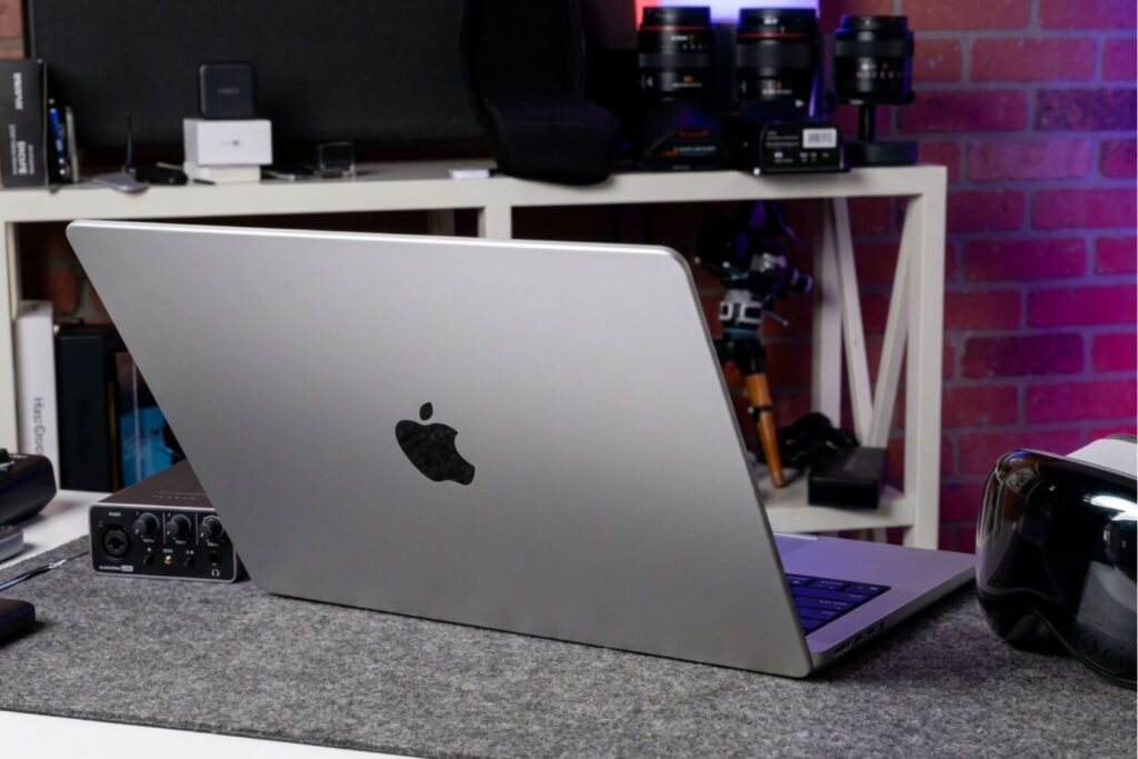 Nên mua MacBook Pro M5 14 inch hay 16 inch: Trải nghiệm thực tế từ người dùng 14 Nên mua MacBook Pro M5 14 inch hay 16 inch