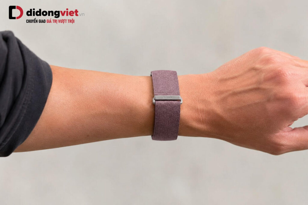Đánh giá chi tiết Garmin CIRQA: Vòng tay sức khỏe không có màn hình 5 Dây đeo vải polyamide dạng dán xé trên vòng tay không màn hình Garmin CIRQA