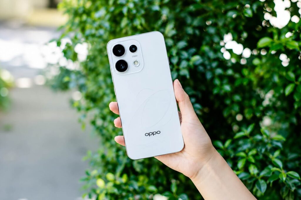 So sánh OPPO Reno16 F và iPhone 17e: Chọn máy nhiều trải nghiệm hay sự ổn định lâu dài? 13 so sanh oppo reno 16 f va iphone 17e camera thuc chien hon didongviet