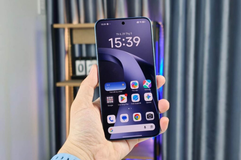 So sánh REDMI Note 17 và Xiaomi 17T: Lựa chọn nào phù hợp với bạn? 16 Xiaomi 17T: Màn hình AMOLED 1.5K sắc nét, sáng rõ và hiển thị màu sắc sống động.