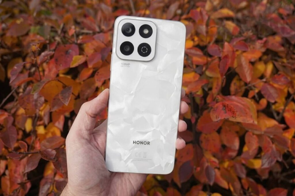 So sánh Samsung A07 5G và HONOR X7c: Lựa chọn 5G hay ưu tiên trải nghiệm thực tế? 9 so sanh samsung a07 5g va honor x7c cho cam giac cam chac tay didongviet