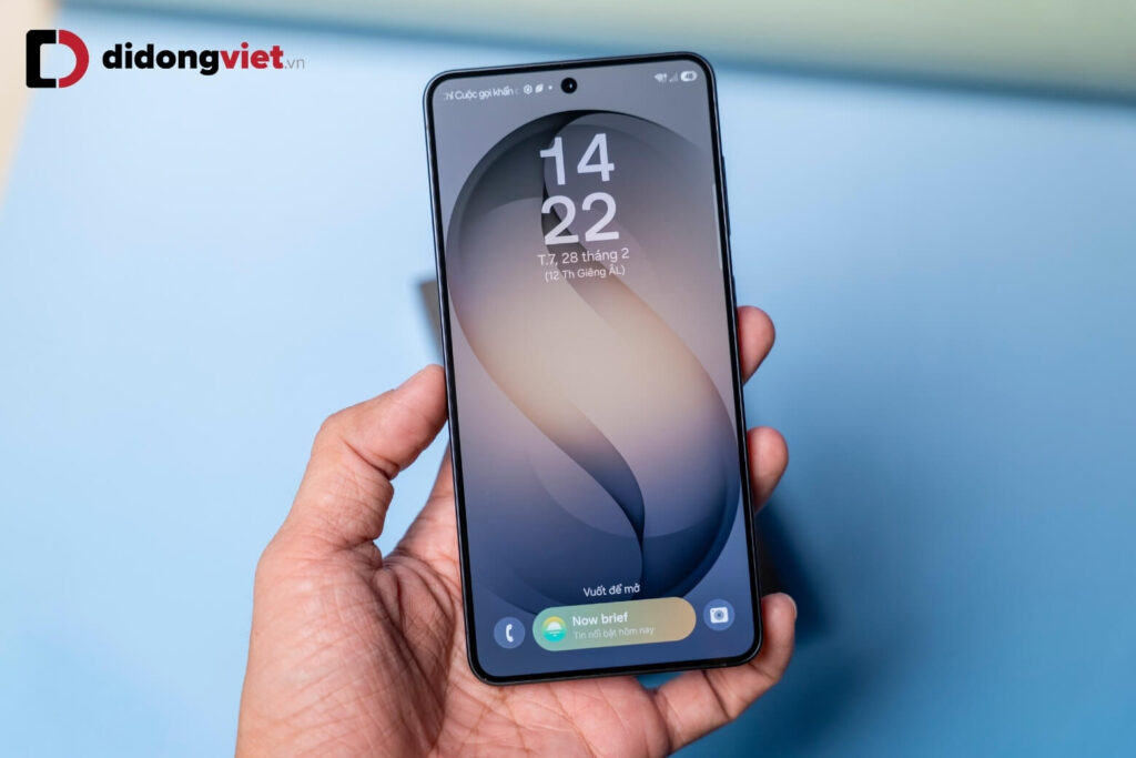 So sánh Samsung Galaxy S26 FE và Galaxy S26 trong ngân sách từ 15 đến 20 triệu 9 Galaxy S26 ghi điểm với thiết kế nhẹ, cao cấp và màn hình sáng rõ hơn,