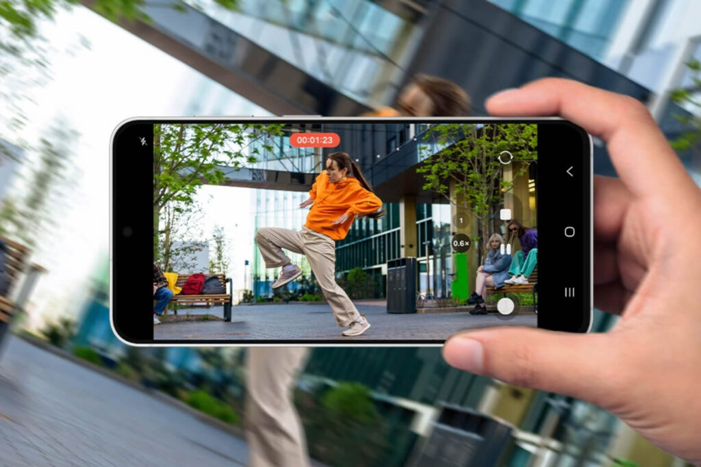 So sánh Samsung Galaxy S26 FE và Galaxy S26 trong ngân sách từ 15 đến 20 triệu 13 Galaxy S26 FE ghi điểm với loạt tính năng Galaxy AI mới như My FanCam và Audio Eraser.