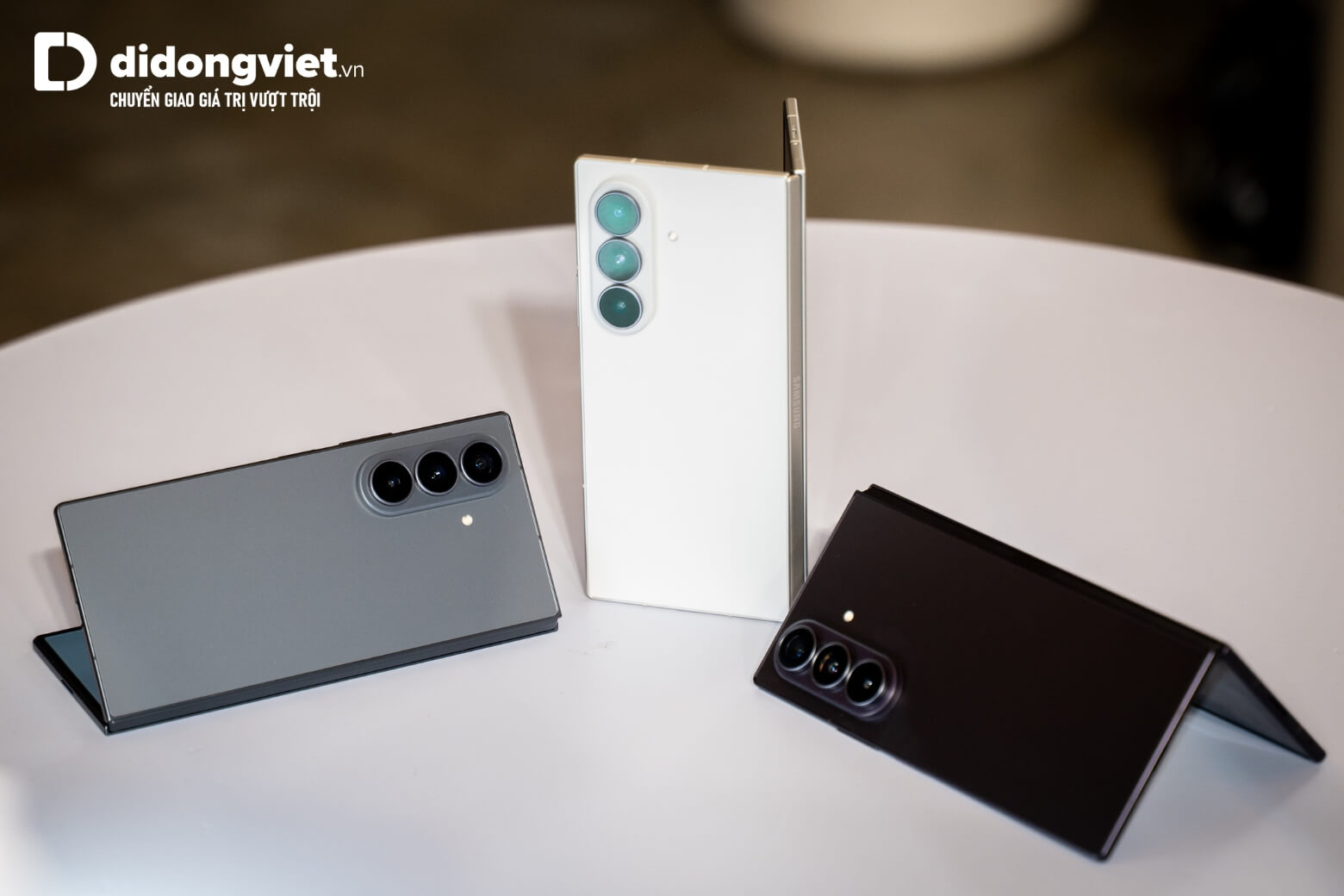 So sánh Samsung Galaxy Z Fold8 Ultra và HUAWEI Mate XT ULTIMATE: Lựa chọn nào bảo vệ tài chính? 12 So sánh Samsung Galaxy Z Fold8 Ultra và HUAWEI Mate XT ULTIMATE chọn Samsung