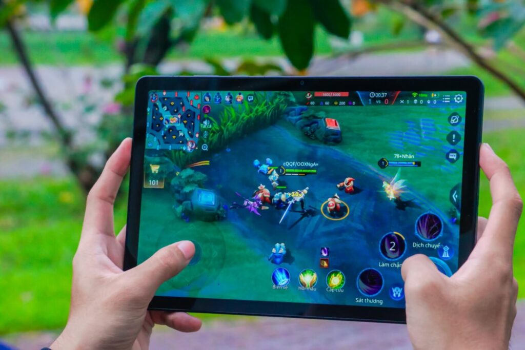 So sánh Samsung Tab A11 và Xiaomi REDMI Pad SE: Lựa chọn nào phù hợp tầm giá 4-5 triệu? 8 Samsung Tab A11 có One UI ổn định, hỗ trợ chia đôi màn hình và Kids Mode, phù hợp cho học tập và trẻ em.