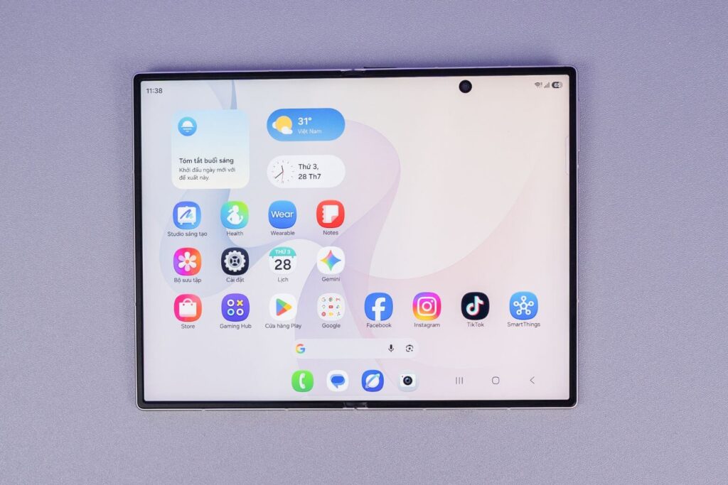 So sánh Galaxy Z Fold8 và Galaxy S26 Ultra: Chọn máy theo nhu cầu thực tế 8 so sanh samsung z fold8 va galaxy s26 ultra khong gian hien thi rong lon didongviet