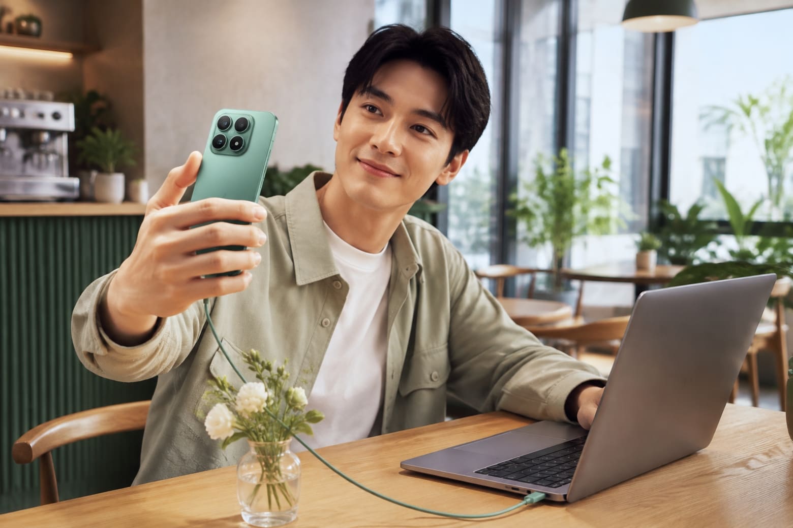 So sánh Xiaomi 17T Pro và Xiaomi 17: Nên chọn máy nào? 16 Xiaomi 17 dành cho người cần flagship nhỏ gọn, camera selfie và USB nhanh