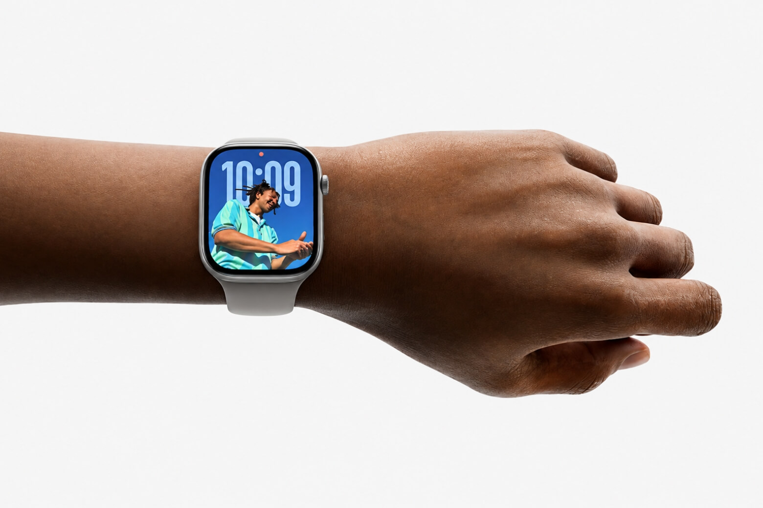 Trên tay Apple Watch Series 11: Thiết kế, màn hình và hiệu năng 8 Trên tay Apple Watch Series 11 hiển thị ngoài trời nắng