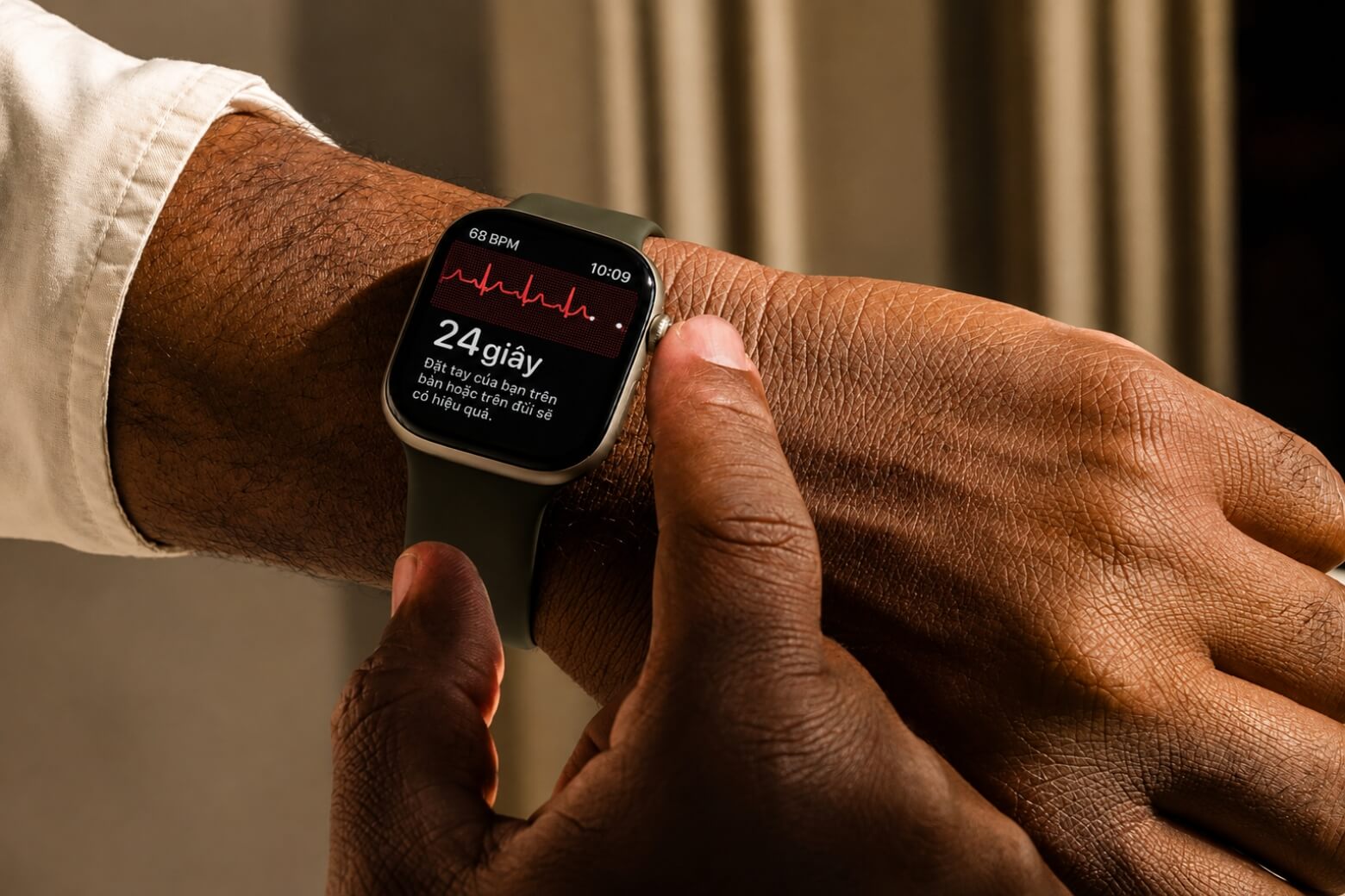 Trên tay Apple Watch Series 11: Thiết kế, màn hình và hiệu năng 7 Trên tay Apple Watch Series 11 viền mỏng 9,7mm
