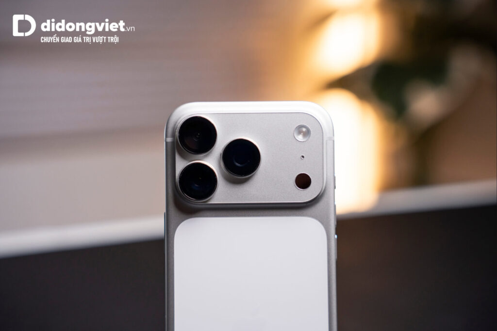 Trên tay iPhone 17 Pro: Cảm giác cầm nắm thực tế và bài toán lên đời 7 Trên tay iPhone 17 Pro