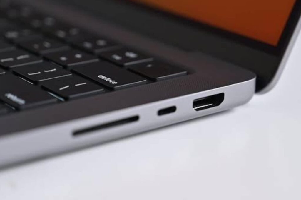 MacBook Pro M5 có phù hợp với học sinh sinh viên không? 5 MacBook Pro M5 có phù hợp với học sinh sinh viên không?