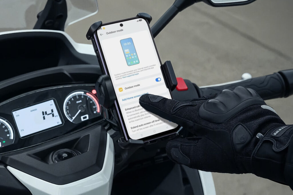 So sánh OPPO A6t Pro và REDMI Note 15 5G giữa độ bền thực tế và cấu hình phần cứng 15 OPPO A6t Pro nổi bật với màn hình LCD 120Hz, sáng rõ và bền bỉ khi sử dụng lâu dài.