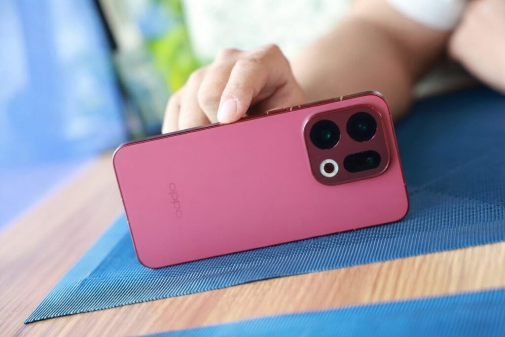 So sánh OPPO Find X9 và Xiaomi 17T Pro: Chọn sự cân đối hay tối ưu giải trí? 8 so sanh oppo find x9 va xiaomi 17t pro cam giac nhiet do be mat didongviet