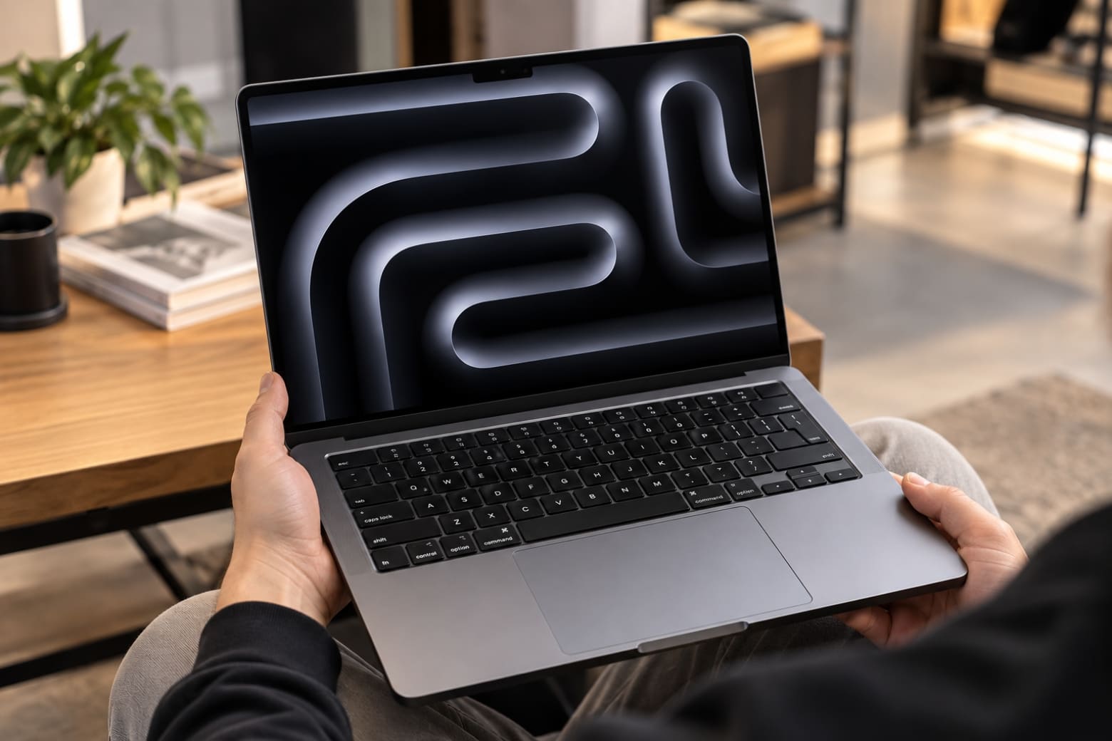 Trên tay MacBook Pro M5 Max có gì nổi bật? 11 Màn hình XDR sắc nét, sáng rõ cùng ProMotion 120Hz mượt mà