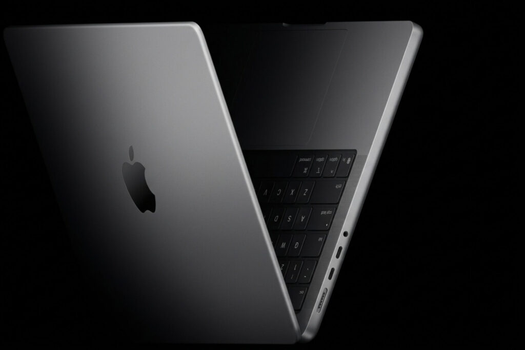 Trên tay MacBook Pro M5 Pro: Trải nghiệm thực tế và hiệu quả làm việc hàng ngày 7 tren tay macbook pro m5 pro cam giac thuc te voi khung nhom didongviet