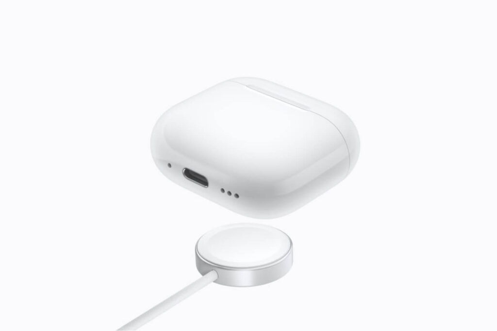 Tai nghe AirPods 5 pin dùng bao lâu và đánh giá thời lượng thực tế 7 AirPods 5 Hộp sạc không dây nổi bật với thời lượng nghe nhạc dài hơn 1 giờ khi bật ANC