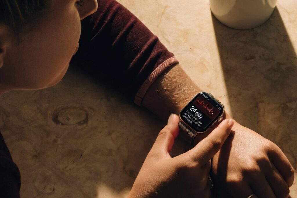 Apple Watch Series 12 có mấy màu? Bảng màu chi tiết và cách chọn theo nhu cầu thực tế 12 Apple Watch Series 12 có mấy màu? Bảng màu chi tiết và cách chọn theo nhu cầu thực tế