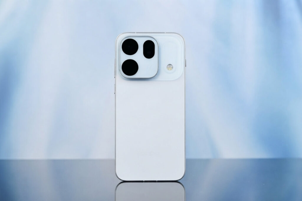Đánh giá thiết kế OPPO Find X10: Thực tế viền màn hình 0.99mm và cảm giác cầm nắm hàng ngày 7 danh gia thiet ke oppo find x10 mat lung kinh han che mo hoi didongviet