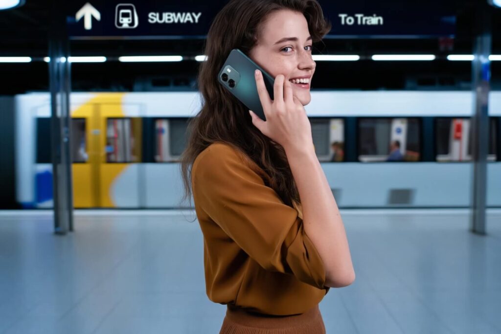 So sánh OPPO A6 và Samsung A17: Đâu là lựa chọn tối ưu? 23 OPPO A6 nổi bật với chuẩn kháng nước IP69, loa kép Stereo và cảm ứng găng tay.
