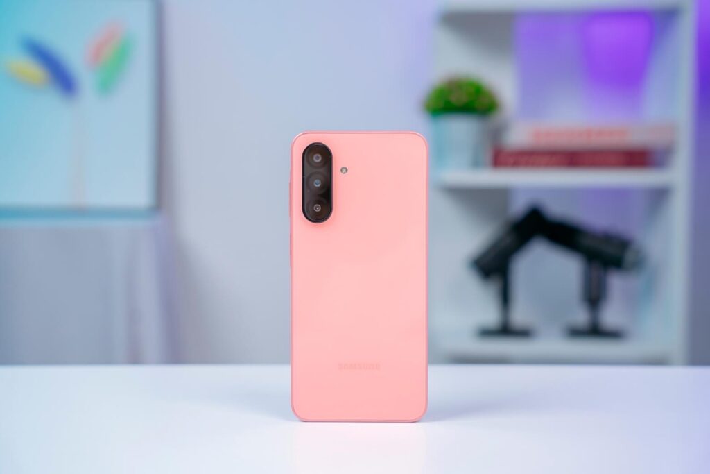 So sánh OPPO A7 Pro 5G và Samsung Galaxy A26 5G: Nên chọn pin lớn hay dùng lâu dài? 10 So sánh OPPO A7 Pro 5G và Samsung Galaxy A26 5G: Nên chọn pin lớn hay dùng lâu dài?