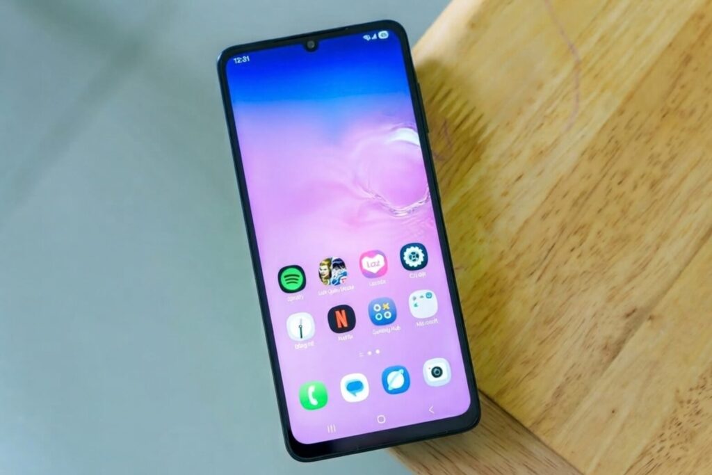 So sánh OPPO A7 Pro và Samsung Galaxy A07: Khác biệt phân khúc và tư vấn chọn mua 10 so sanh oppo a7 pro va samsung a07 man hinh hien thi on dinh didongviet