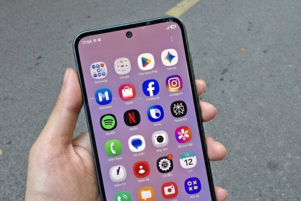 So sánh OPPO A7 Pro và Samsung A37 5G: đâu là lựa chọn tầm trung tối ưu? 10 so sanh oppo a7 pro va samsung a37 5g do sang khi su dung duoi anh nang didongviet