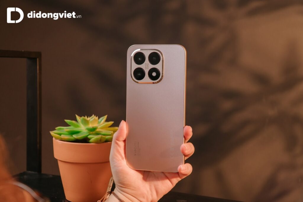 So sánh Xiaomi 15 và Xiaomi 15T: Khác biệt ở đâu và nên mua máy nào? 12 Xiaomi 15T nổi bật với thân máy mỏng 7,5mm, màn hình lớn
