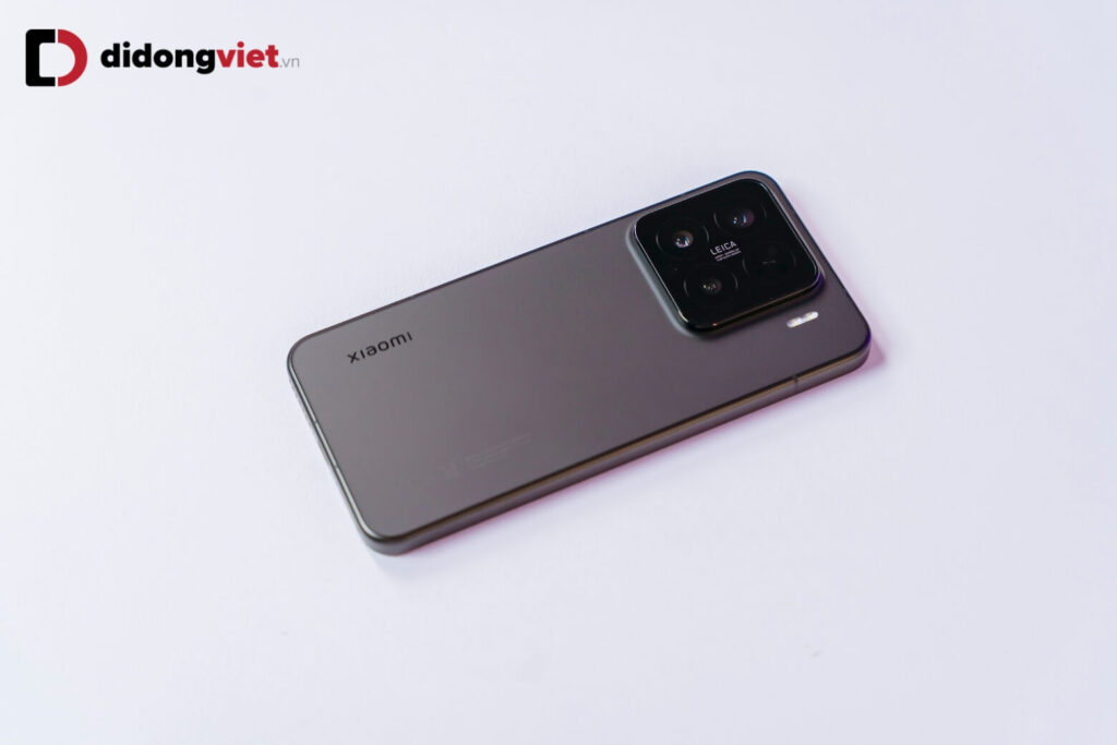 So sánh Xiaomi 15 và Xiaomi 15T: Khác biệt ở đâu và nên mua máy nào? 19 Xiaomi 15 có sạc không dây 50W, vân tay siêu âm 3D và USB 3.2 Gen 1.