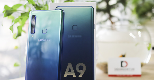 Hình ảnh mở hộp Galaxy A9 (2018) màu Gradient tuyệt đẹp tại Di Động Việt