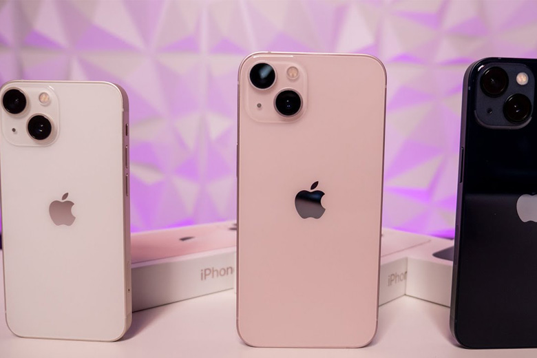 Kiểm tra iPhone 13 màu hồng