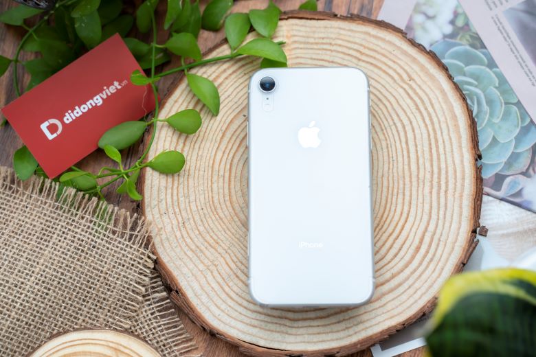 So sánh iPhone Xs với iPhone XR