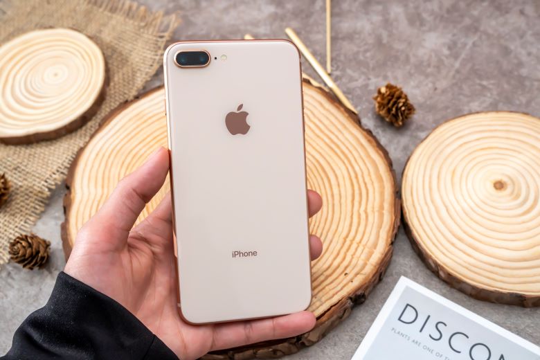 So sánh iPhone 8 Plus với XS