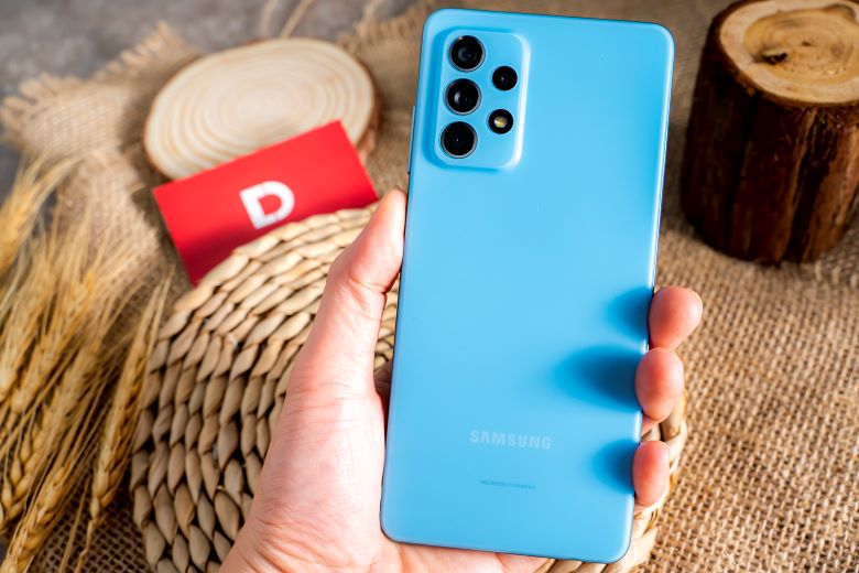 So sánh Samsung Galaxy A72 với Galaxy A52