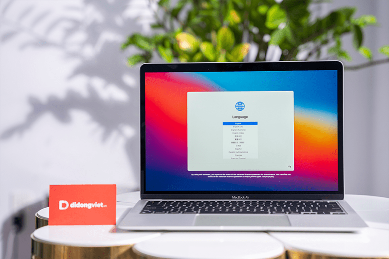 Quan trọng nhất là mua một chiếc MacBook ngay hôm nay