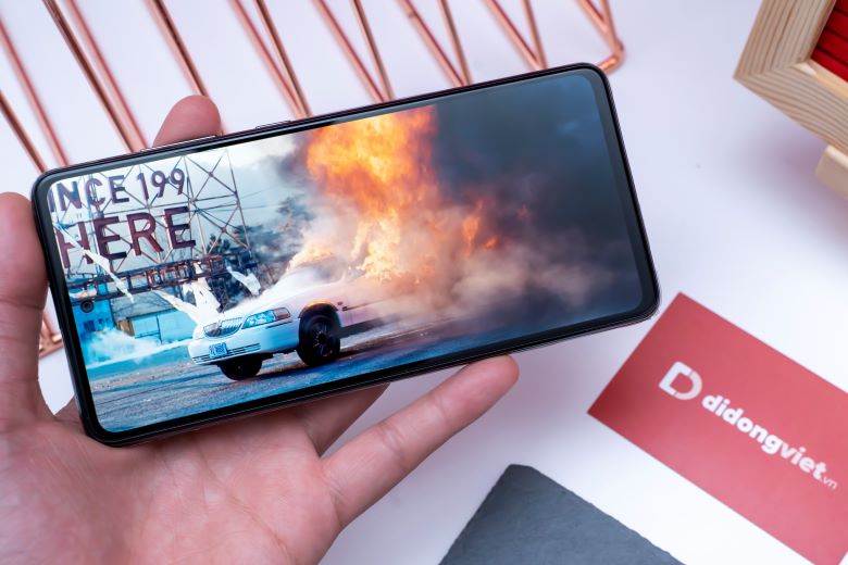 So sánh Samsung Galaxy A72 với Galaxy A52
