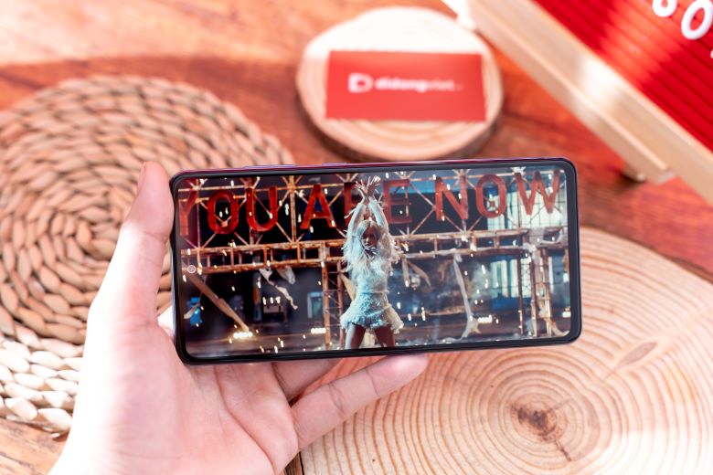 So sánh Samsung Galaxy A72 với Galaxy A52